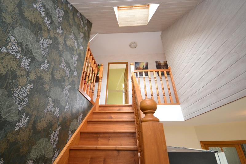 Maison - 235 m² - 10 pièces