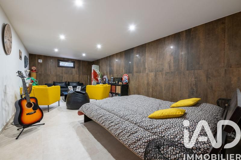 Maison - 210 m² - 9 pièces