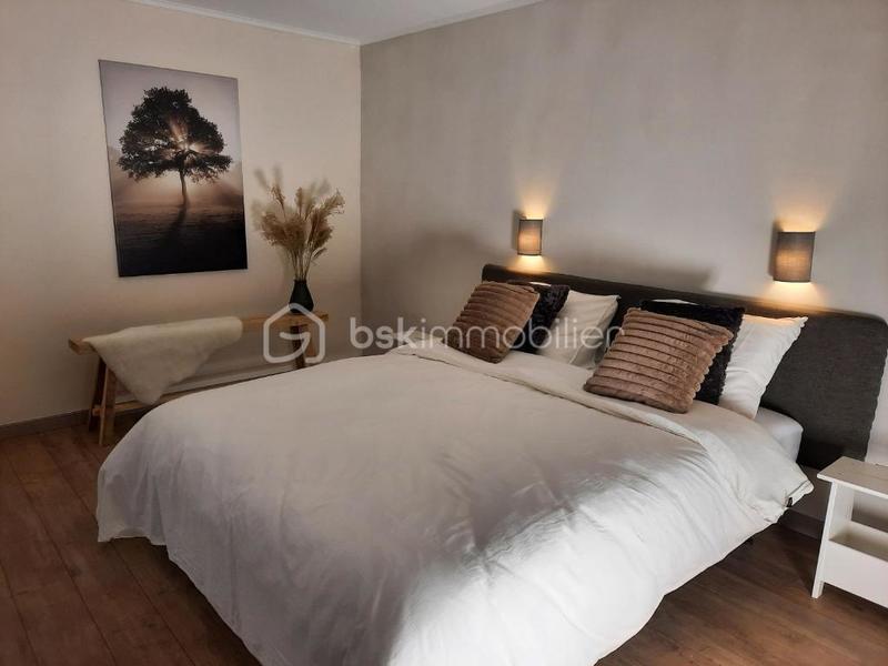 Demeure - 337 m² - 12 pièces