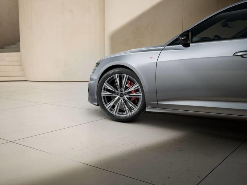 Audi A6 Avant 55 TFSIe 367 ch s tronic 7 Quattro Competition