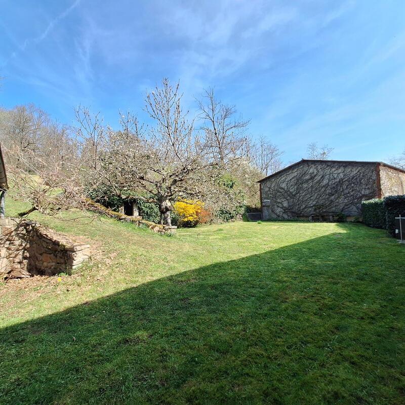 Maison - 280 m² - 8 pièces