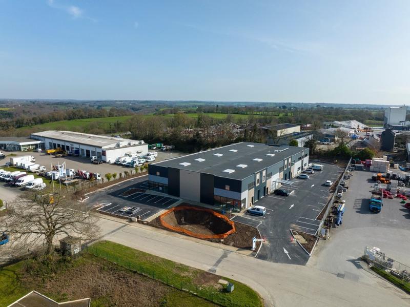 Local d'activité / Entrepôt - 337 m²