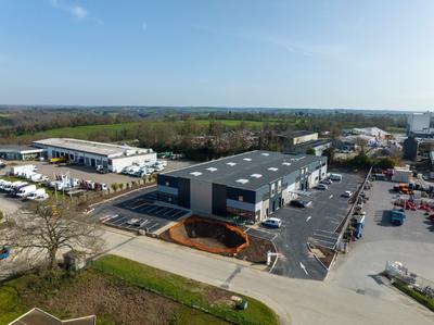 Local d'activité / Entrepôt - 337 m²