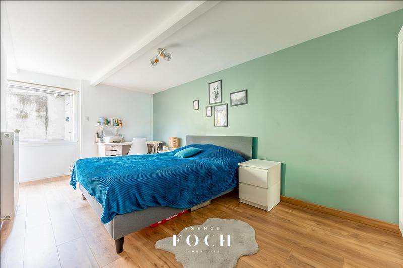 Appartement - 102 m² - 5 pièces