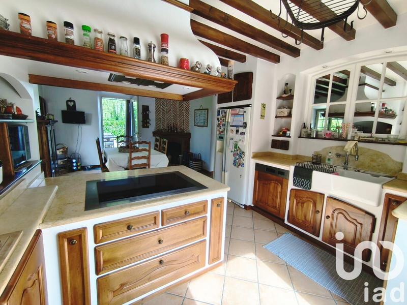 Maison - 700 m² - 24 pièces