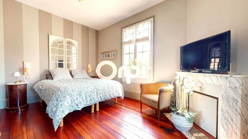 Maison - 175 m² - 9 pièces