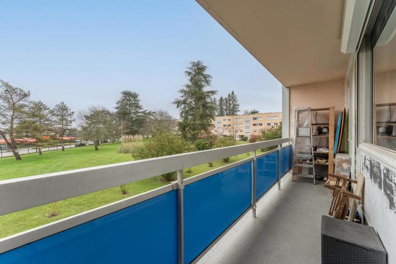 Appartement - 100 m² - 5 pièces