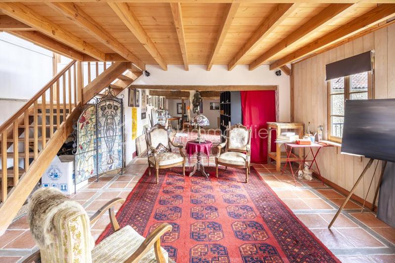 Maison - 400 m² - 12 pièces