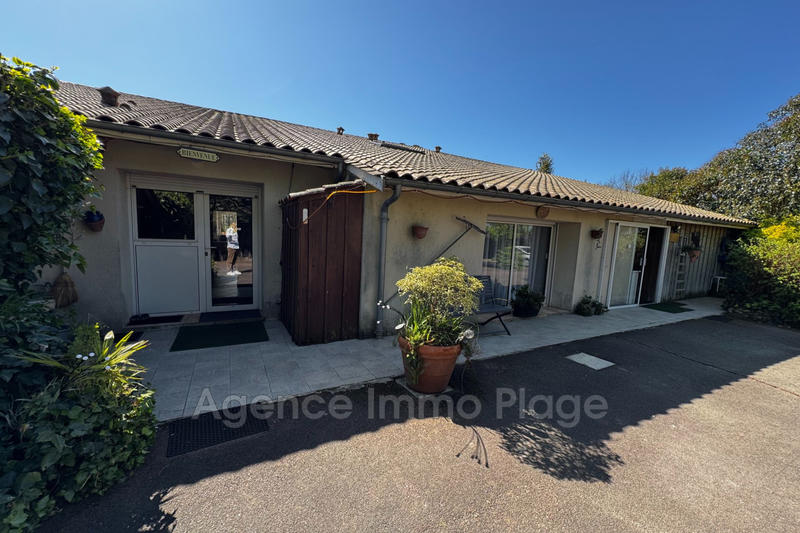 Maison - 325 m² - 10 pièces