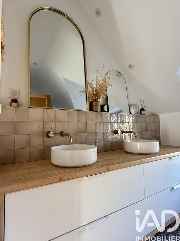 Maison - 180 m² - 7 pièces