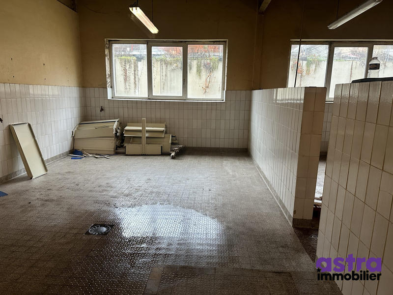 Local commercial - 480 m² - 8 pièces