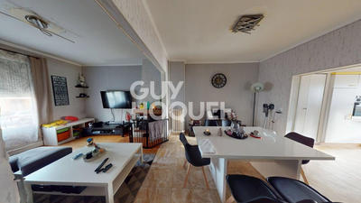 Maison - 93 m² - 5 pièces