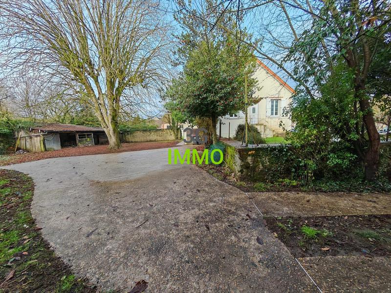 Maison en pierre - 91 m² - 3 pièces