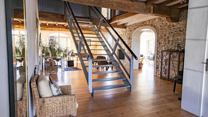 Maison - 530 m² - 12 pièces