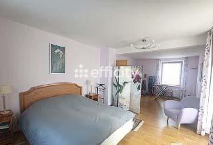 Villa - 241 m² - 8 pièces