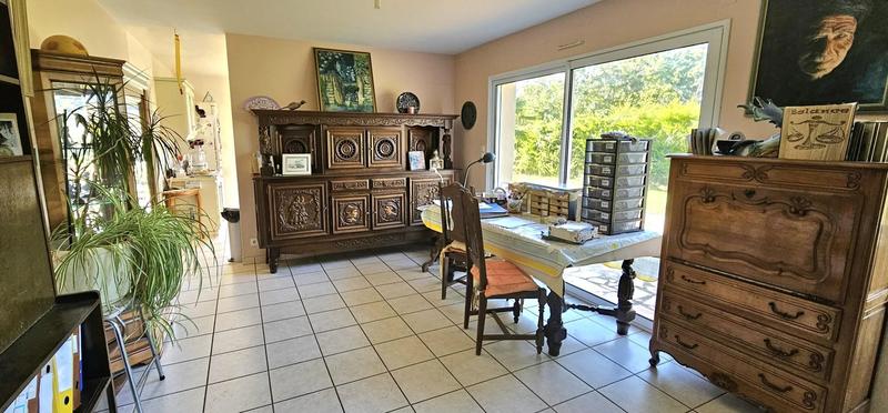 Maison - 202 m² - 9 pièces