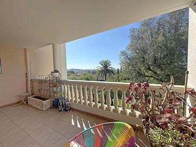 Appartement - 102 m² - 4 pièces