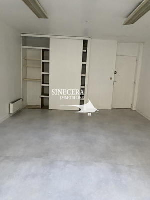 Local d'activités - 64 m²