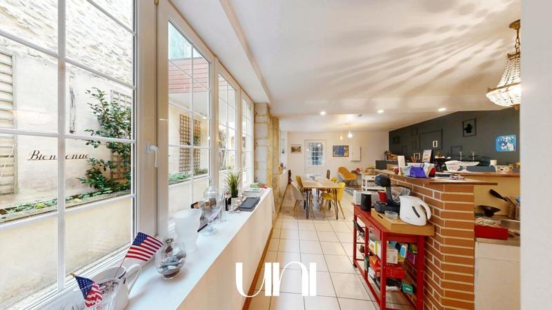 Propriété - 326 m² - 12 pièces