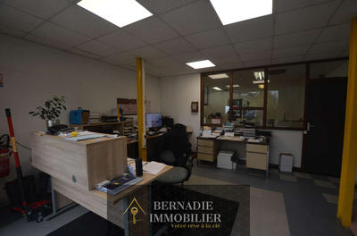 Local d'activité / Entrepôt - 380 m²
