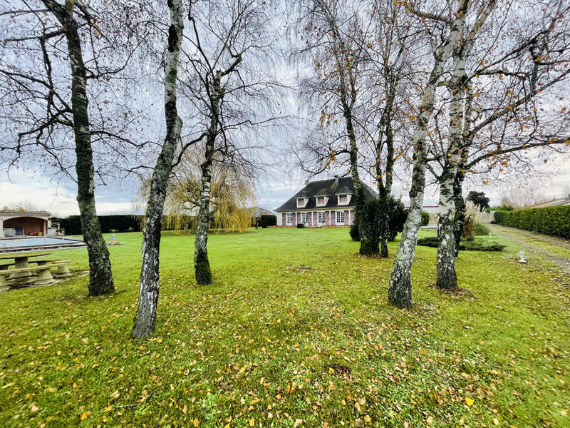 Maison - 208 m² - 8 pièces