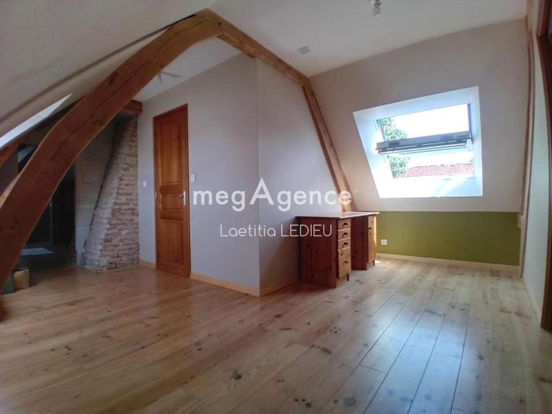 Maison - 87 m² - 10 pièces