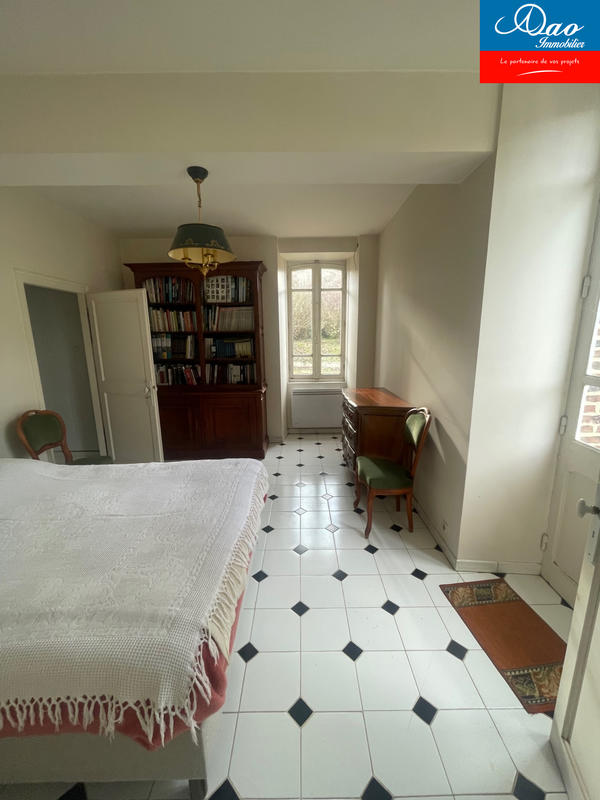 Maison - 240 m² - 9 pièces