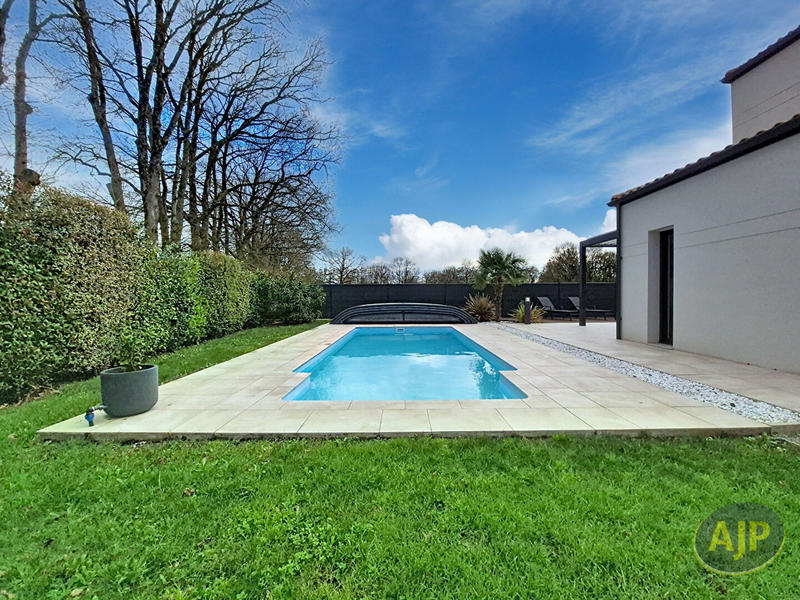 Maison - 142 m² - 6 pièces