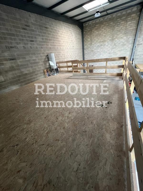 Entrepôt - 260 m² - 2 pièces