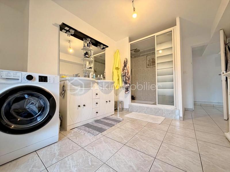 Maison - 180 m² - 5 pièces