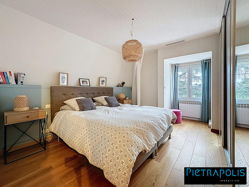 Villa - 285 m² - 8 pièces