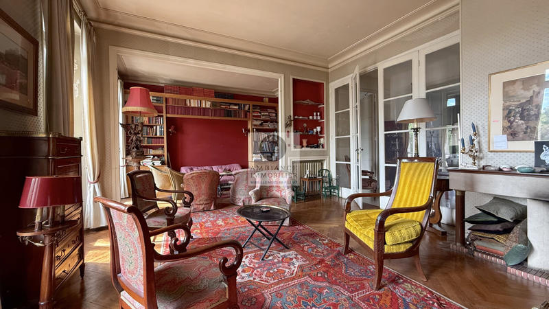 Appartement - 181 m² - 7 pièces