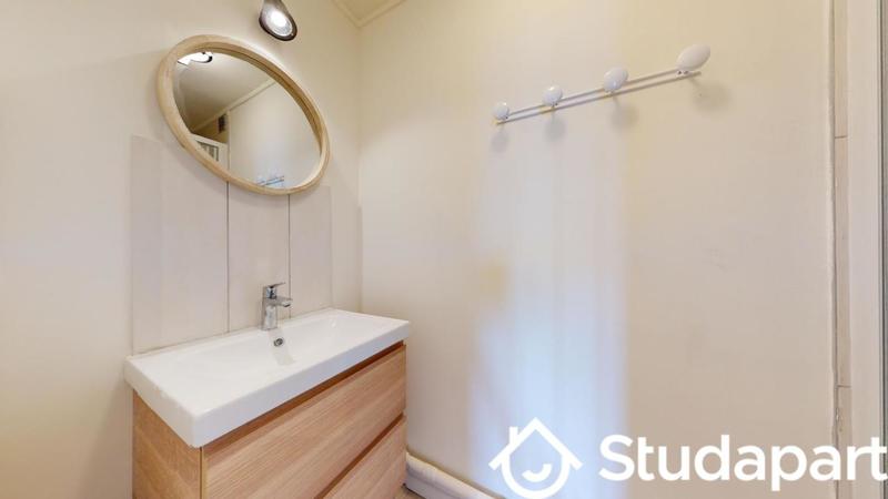 Chambre - 11 m² - 1 pièce