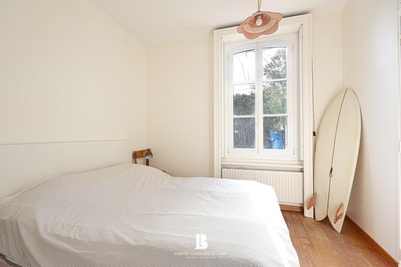 Maison - 218 m² - 9 pièces