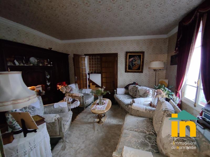 Maison - 180 m² - 9 pièces