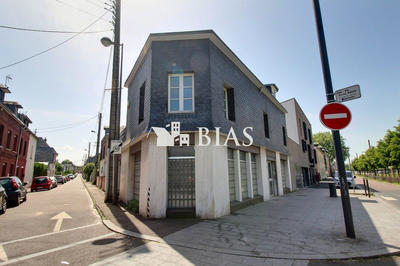 Local d'activités - 285 m² - 9 pièces