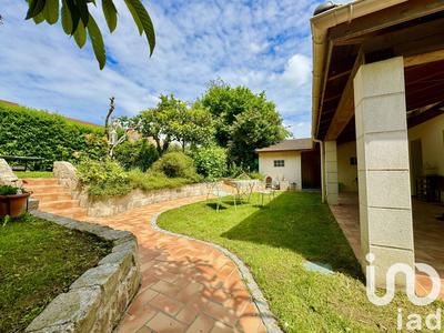 Maison - 140 m² - 8 pièces