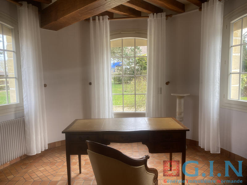 Propriété - 273 m² - 11 pièces