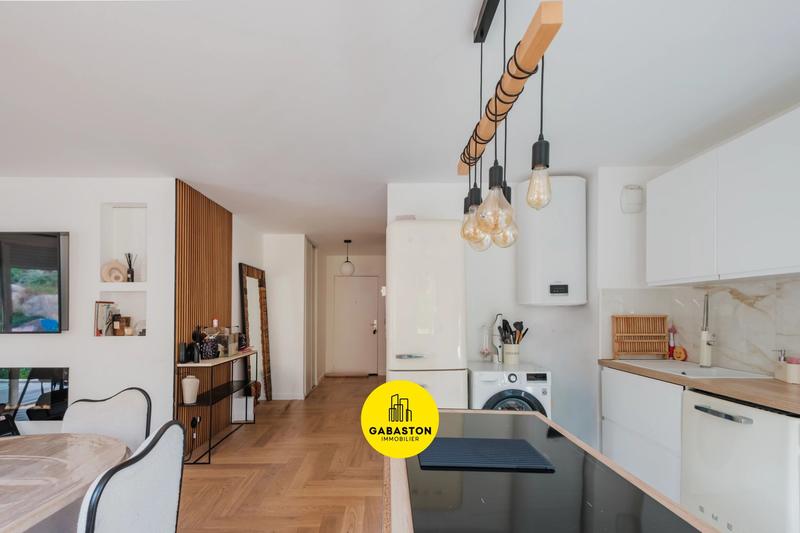 Appartement - 81 m² - 4 pièces