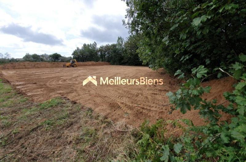 Terrain constructible - 1 600 m²