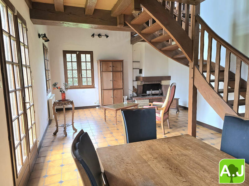 Maison traditionnelle - 134 m² - 8 pièces
