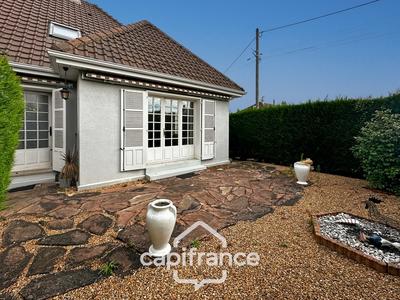 Maison - 151 m² - 8 pièces