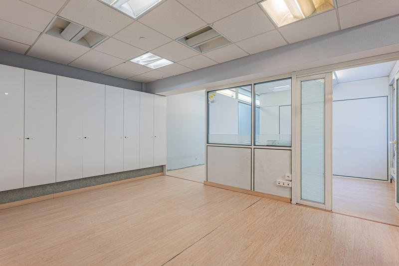 Local commercial - 150 m² - 5 pièces