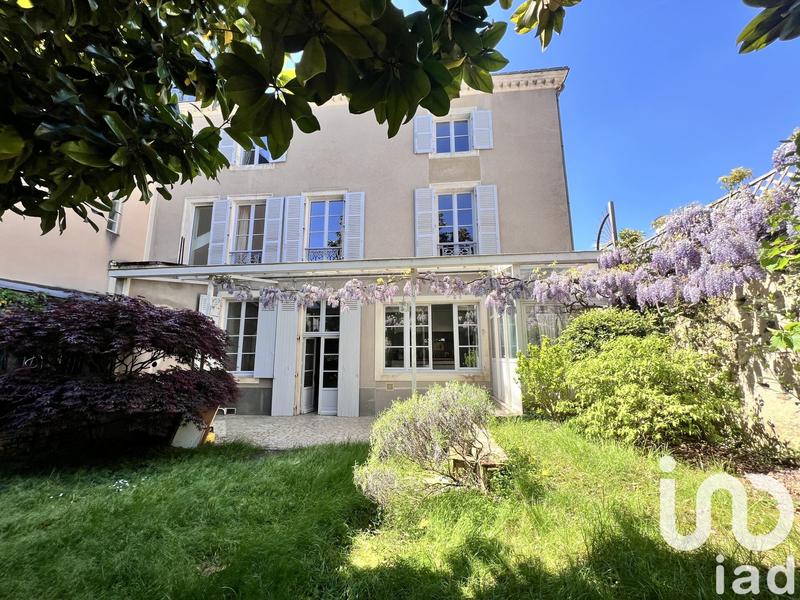 Maison - 325 m² - 10 pièces
