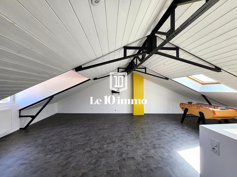Maison - 171 m² - 8 pièces