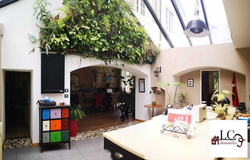 Manoir - 381 m² - 9 pièces