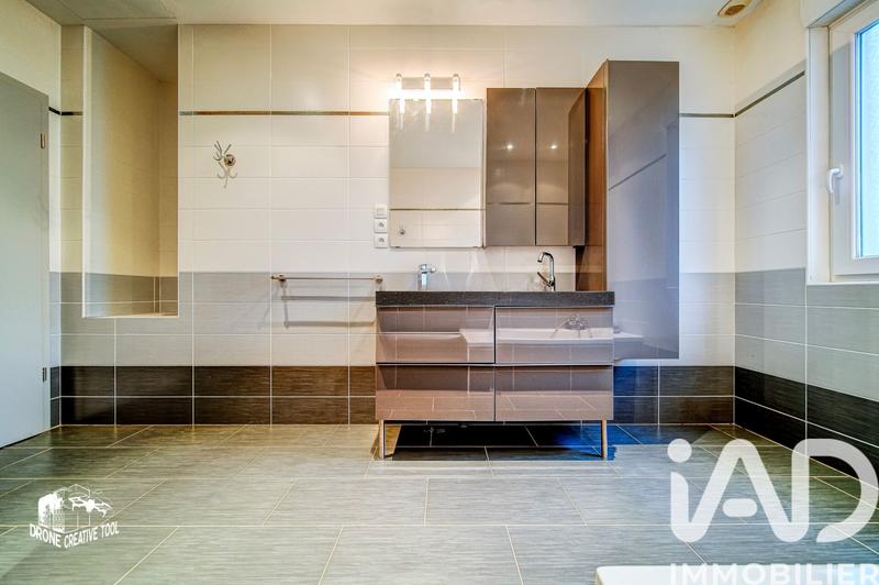 Maison - 264 m² - 6 pièces