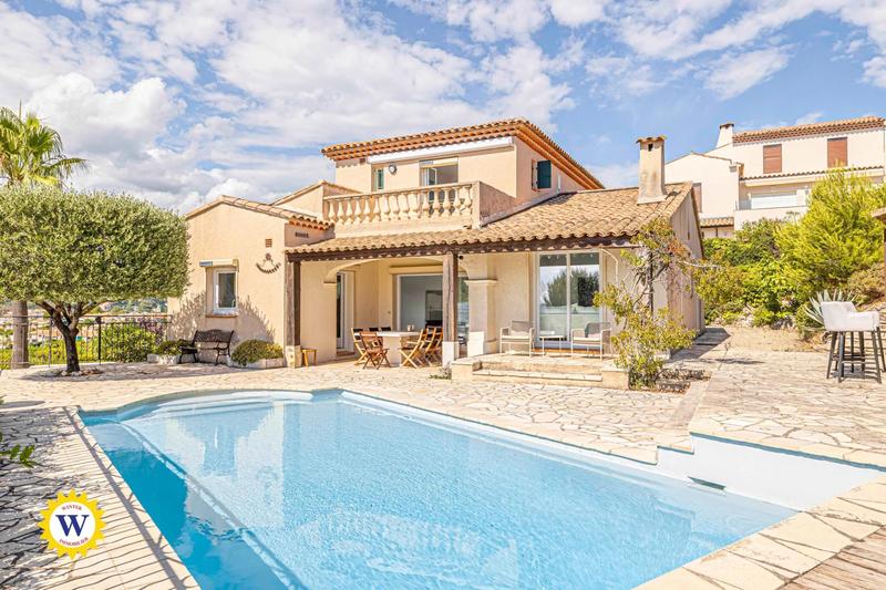 Villa - 220 m² - 6 pièces