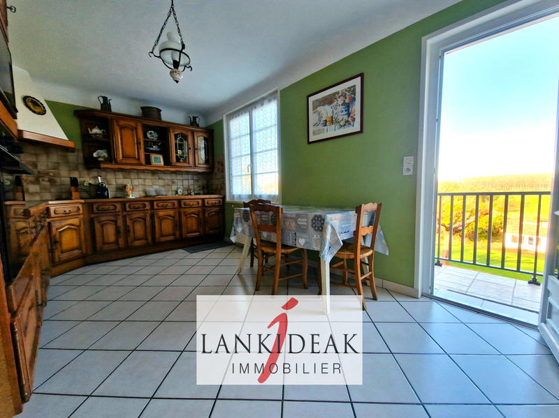 Maison - 104 m² - 4 pièces