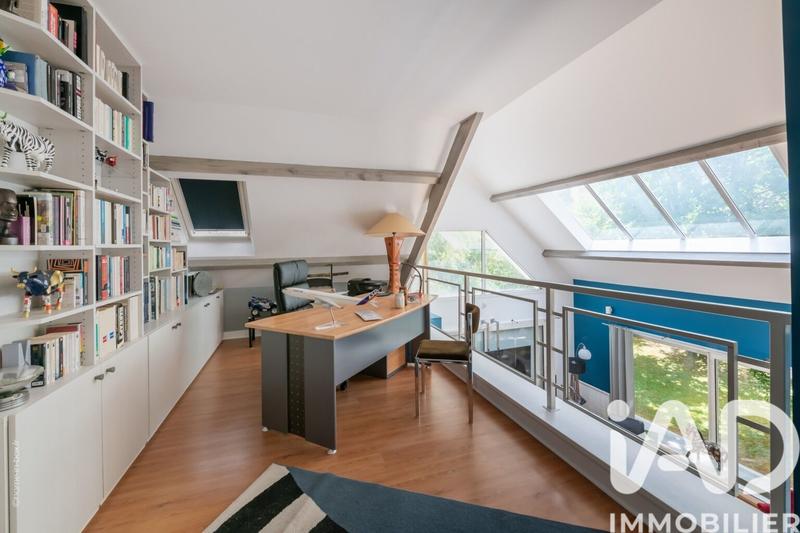 Maison - 245 m² - 9 pièces